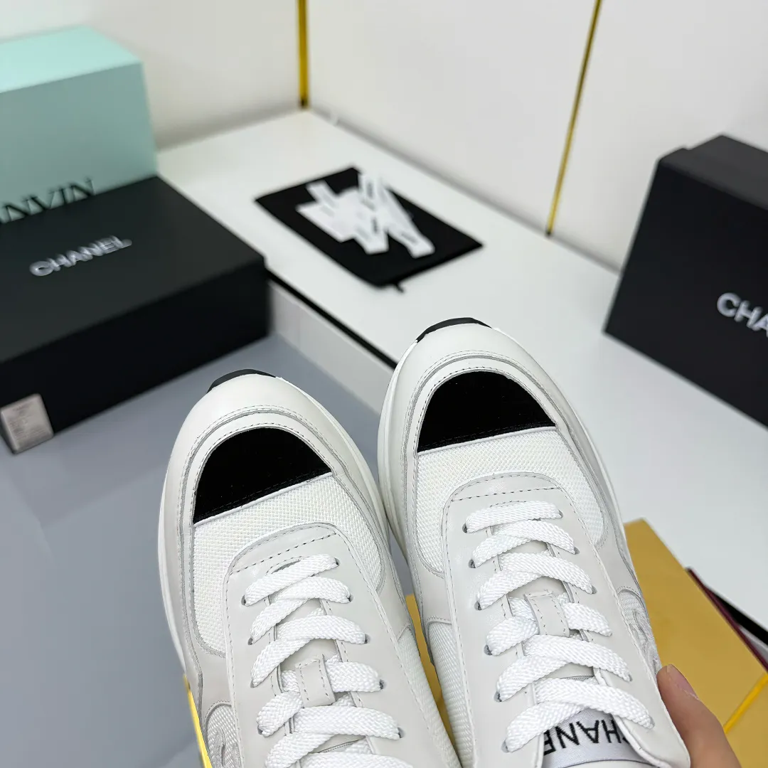👟👟Ex-factory price 660👟👟 Chanel casual small leather shoes ~ original calfskin panda shoes Chanel 25C latest hot style panda black and white sports shoes casual sneakers small fragrance hot item classic black and white panda color coco girls must pay for it Fabric: original customized first-layer cowhide Inner: original imported breathable mesh lining Outsole: Original molded rubber + TPU combination Size: Women's 35-41